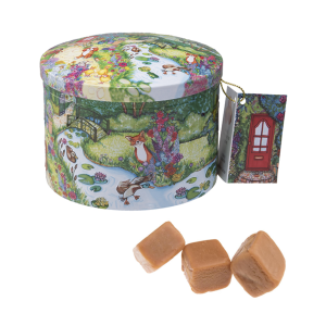 Gardiners of Scotland | Fudge Lattina Metallo Decori Giardino | Caramelle Fudge Inglesi Panna Latte - 200 Gr | Vanilla Fudge Lattina Stampe Primavera