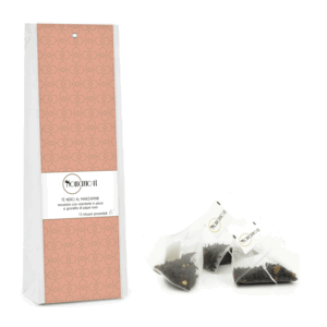 Novecento Tè® | Tè Nero Marzapane e Cioccolato - 15 Infusori Piramide | Tè Nero Marzapane, Cioccolato, Mandorle, Pepe Rosa | Miscela Tè Nero Filtri in Sacchetto